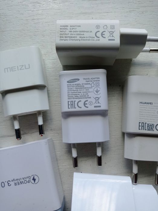 Зарядка оригінал для мобільного телефону