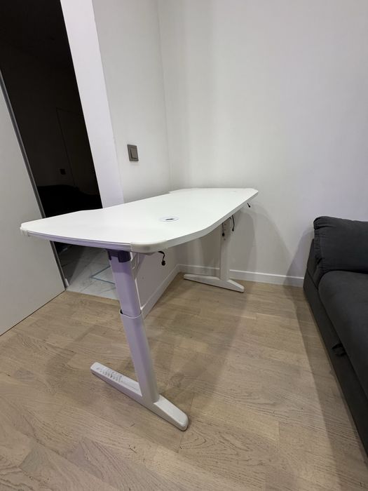 Компютерний стіл