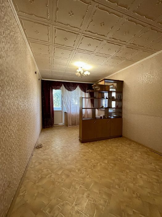 Продам 2к площа Новокодацька жм Червоний Камінь