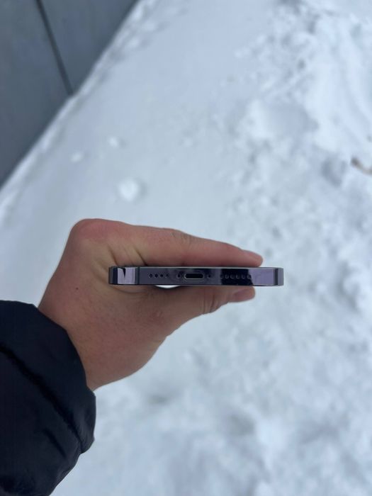 iPhone 14 pro max 128гб  акб 100%. НЮАНСИ  на екрані чорна точка, скол на екрані з права,  камера 1х, 2х, 3х буває розфоткус   0,5x працює ідеально