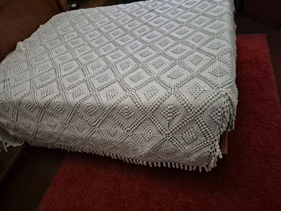 Colcha de renda em croché para cama de casal feita á mão