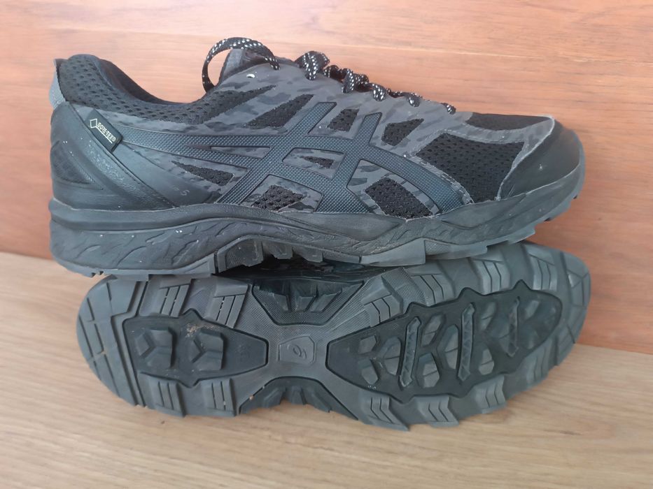 Кроссовки осень Asics gel fujitabuko gore tex 42 размер 27 см
