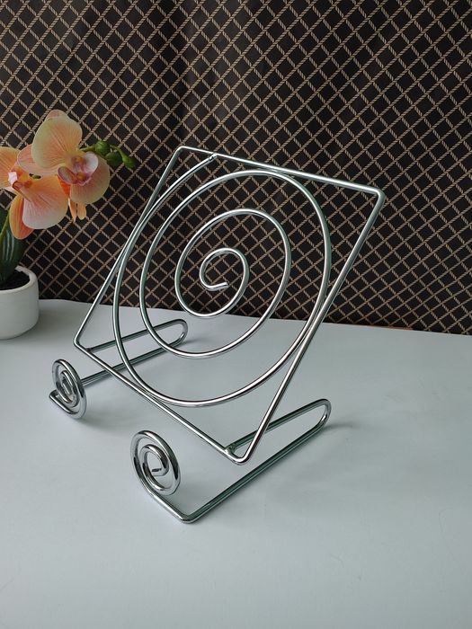 Вінтажна срібна металева підставка для книг
