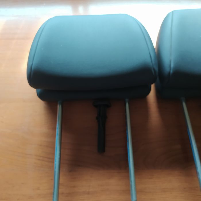 Encostos de cabeça para automóvel