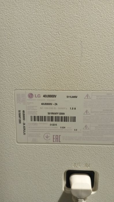 Продаю смарт Lg 40UB800V