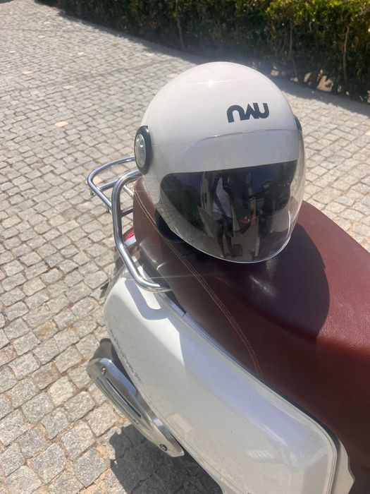 Scooter ZAHARA. Marca: KEEWY. Modelo: B76. A Gasolina. 2019