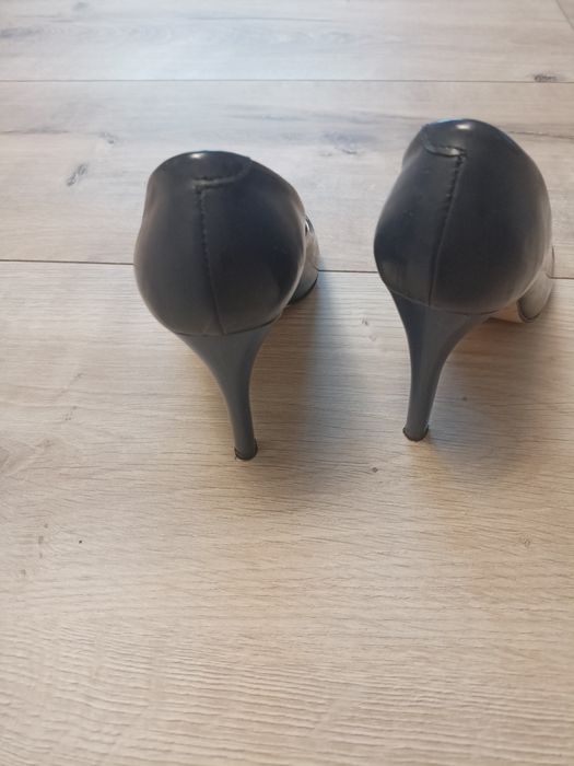 Продаю туфлі жіночі