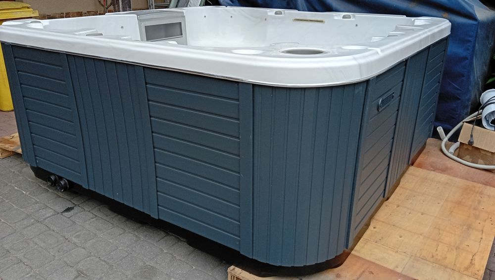 Jacuzzi spa Aeware 3