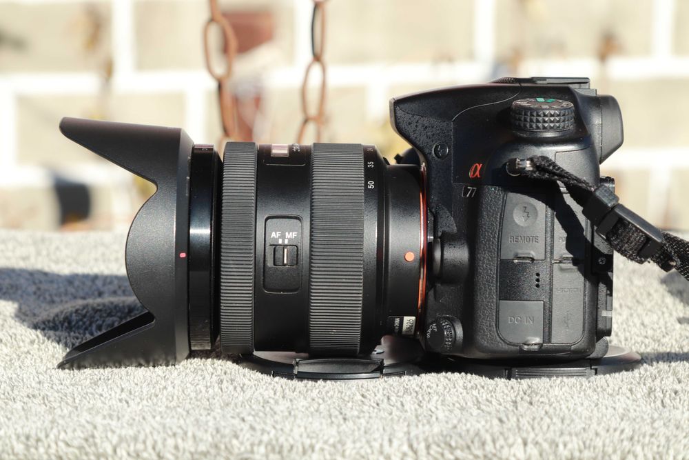 SONY Alpha a77 + 16-50mm f/2.8