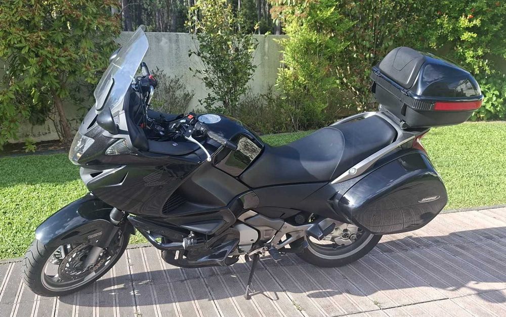 Honda Deauville NT 700 VA / 2009 / 46000 km - Excelente estado