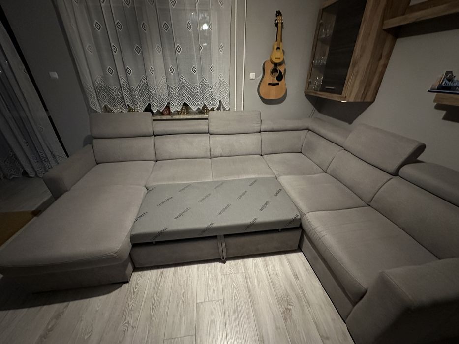 Wypoczynek kanapa podkowa z funkcją spania