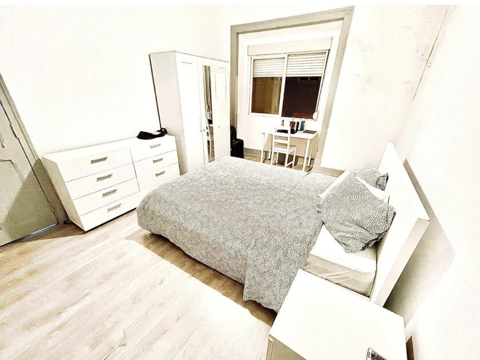 Arrendo quarto para 1 de setembro