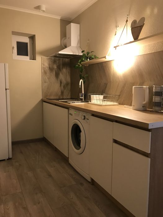 Стильний апартамент 10хв пішки до басейнів