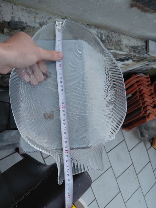 Travessa antiga de vidro em formato de peixe 10€