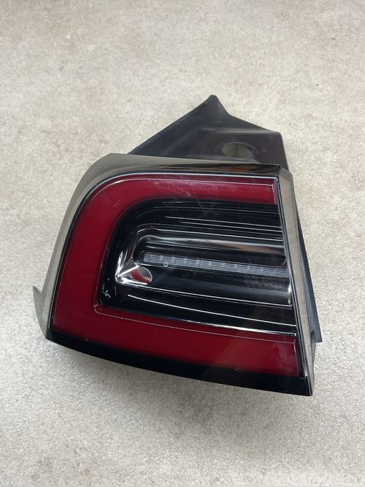 Задній ліхтар Tesla Model 3 2021-2023 (USA) - оригінал