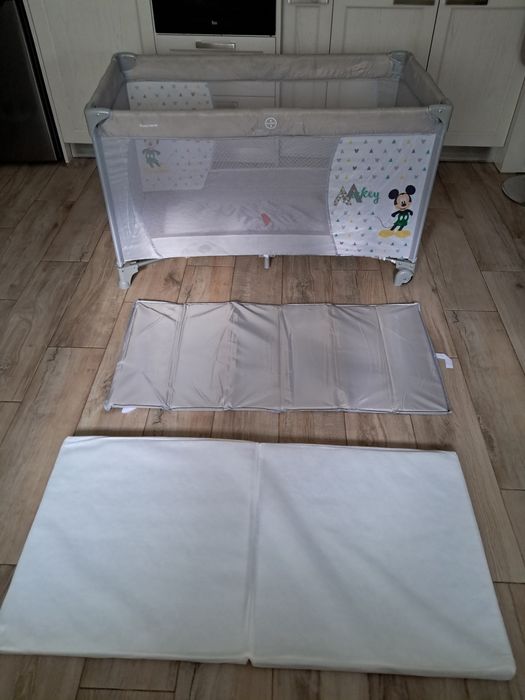Cama de viagem mickey