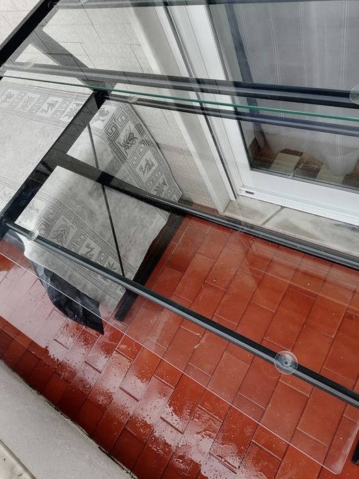 Escrivaninha ou mesa de sala com 2 vidros