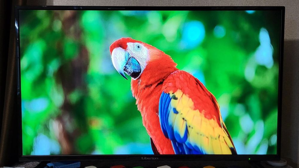 Телевізор liberton 43 ma1fhdta1 smart TV,t2 в гарному стані