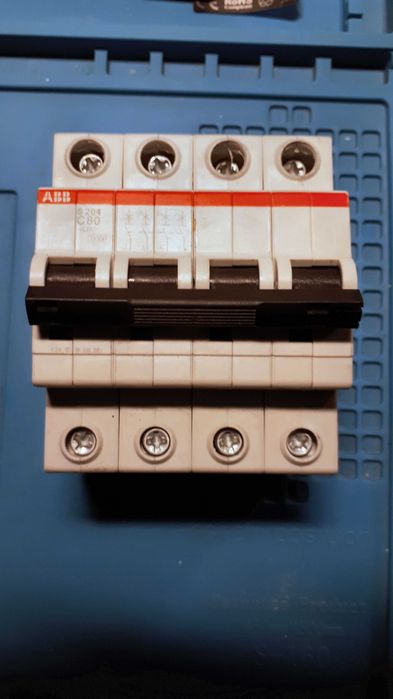 Disjuntores, Diferenciais e Corte64376323945601121