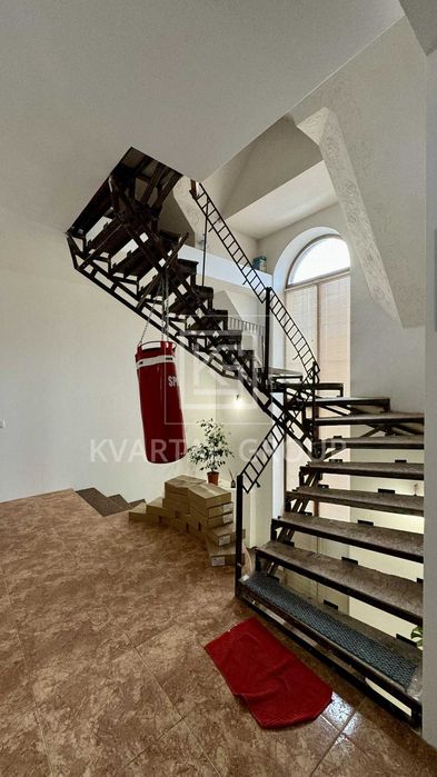 БЕЗ КОМІСІЇ, будинок з якісним РЕМОНТОМ меблями і технікою Буча