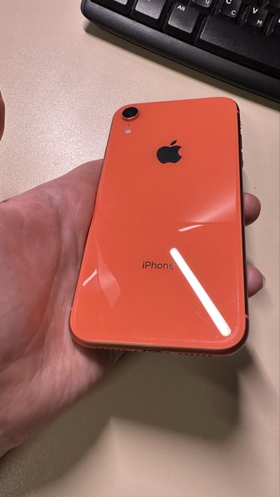 Продам Iphone XR 128gb coral