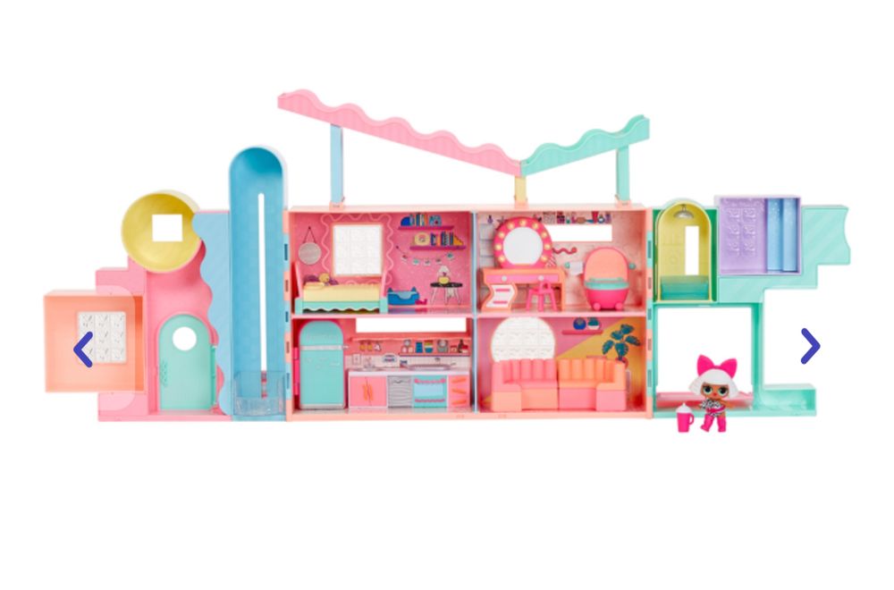 Домік Лол. Відсутня частина дивану і стілець маленький.