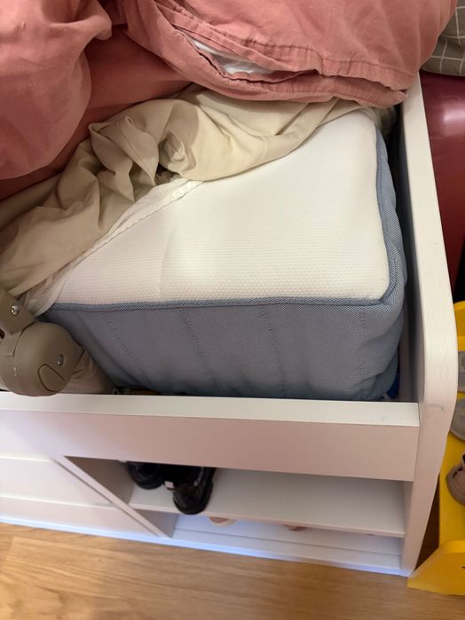 Cama 90x200 com estrado e colchão incluído novo