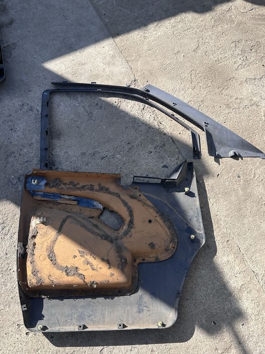 Продам детали салона MB Vito 638