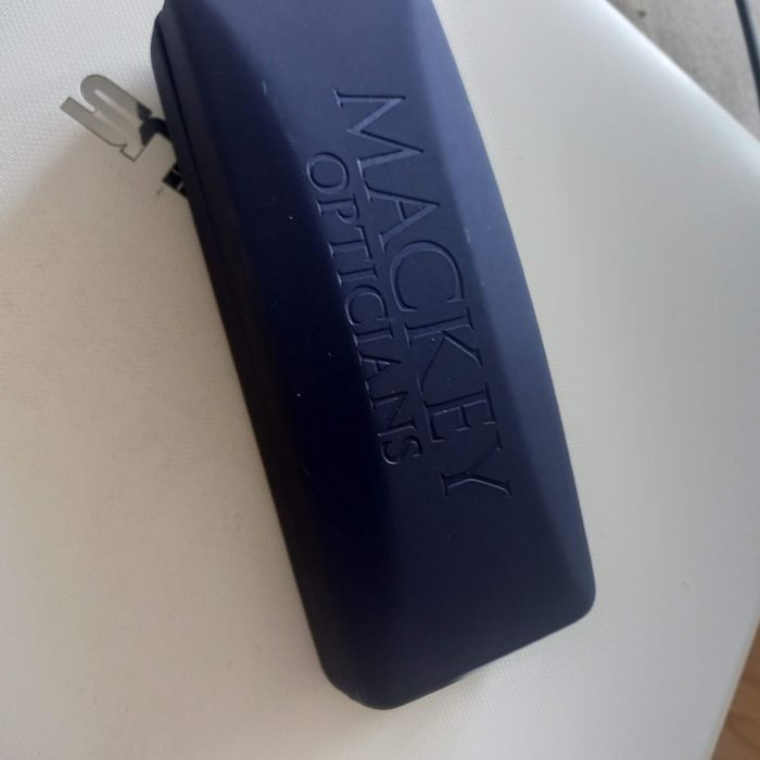 Twarde etui na okulary Mackey