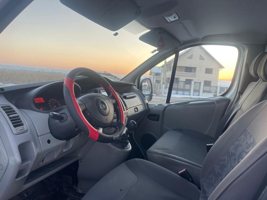 Опель Віваро 2,0 дизель