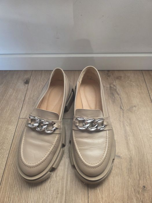Sprzedam skorzane buty damskie 39r.