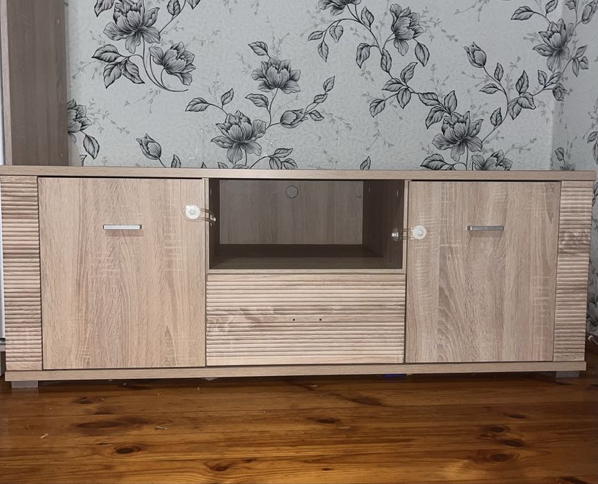 Продам стінку під телевізор