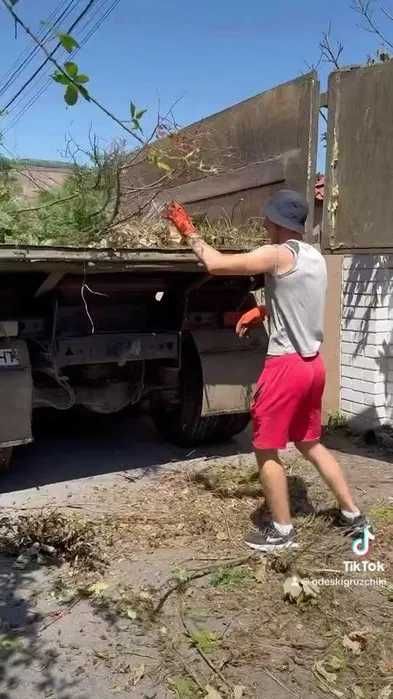 Вивіз хлама гілок сміття уборка участка вывоз мусора веток демонтаж