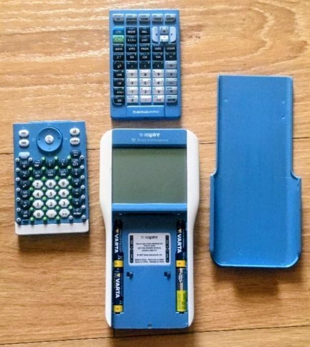 2 Calculadoras Gráficas, Texas TI-Nspire + Teclado TI-84 Plus