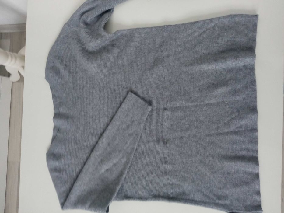 Szary sweterek damski luźny r L/XL