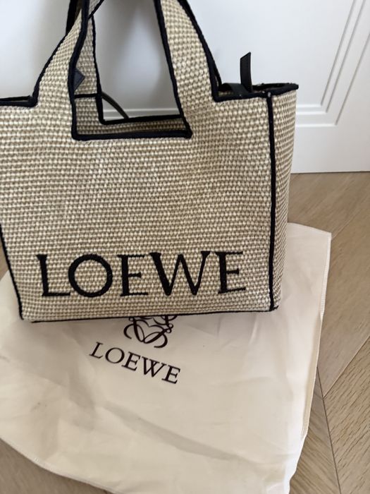 Loewe shopper bag summer street style