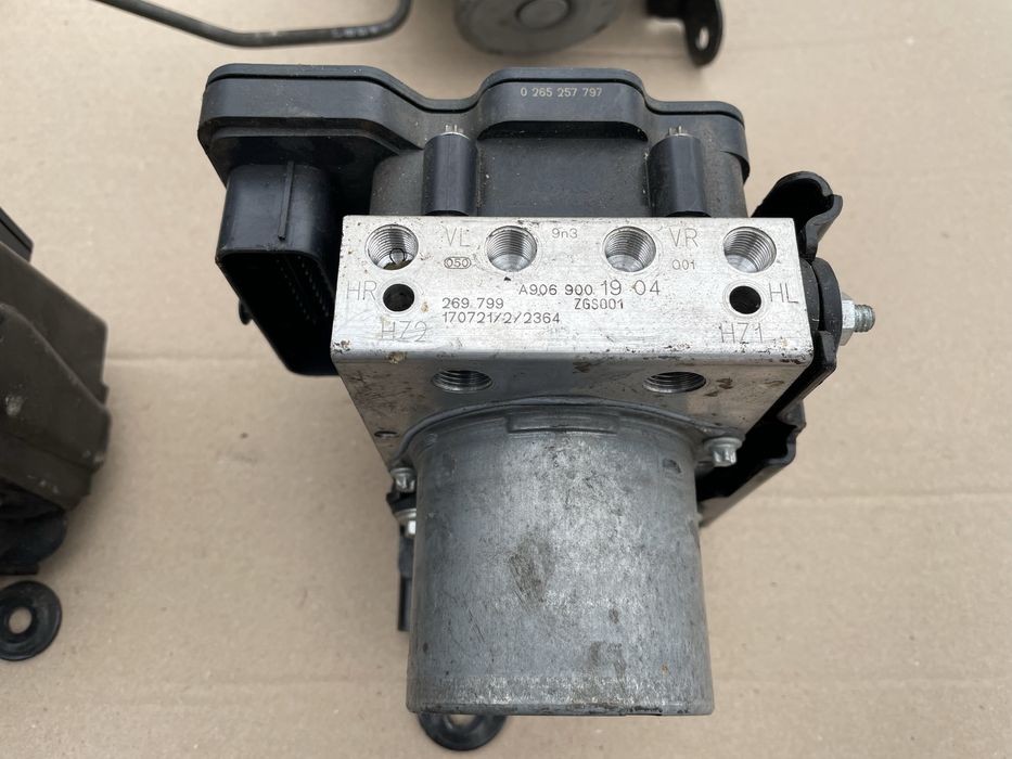 Блок ABS на Mercedes-Benz Sprinter W906