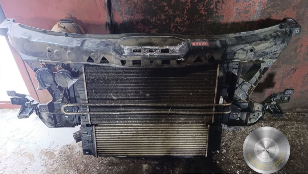 Телевизор (передняя панель) Mercedes Sprinter W906 (2006–2018 гг.)