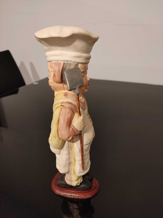 Estátua loiça/barro - Padeiro vs Pasteleiro