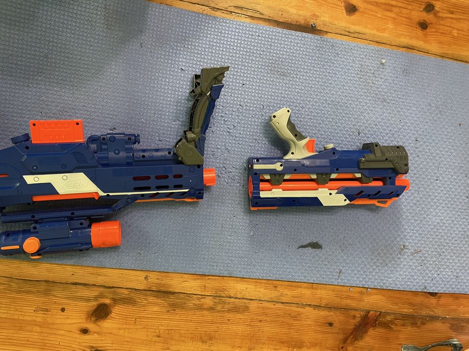 Бластер nerf двохчатинний , робочий
