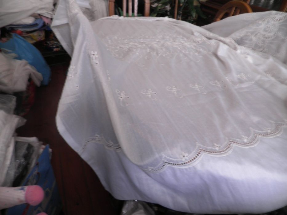 cortinados em bom estado e já lavados