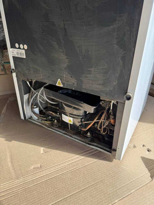 Холодильник з морозильною камерою (Ergo MR 145)