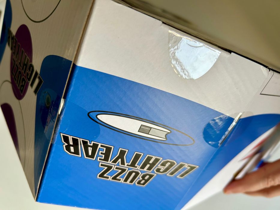 Buzz Astral od Disney - oryginalna interaktywna zabawka