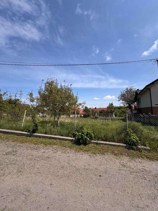 Продаж земельної ділянки 11 соток, вул. Князя Володимира (фасад 30 м)