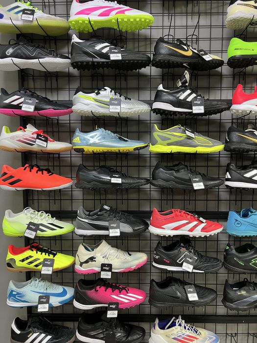 Бутси, Сороконожки, Футзалки, Футбольне взуття, Оригінал