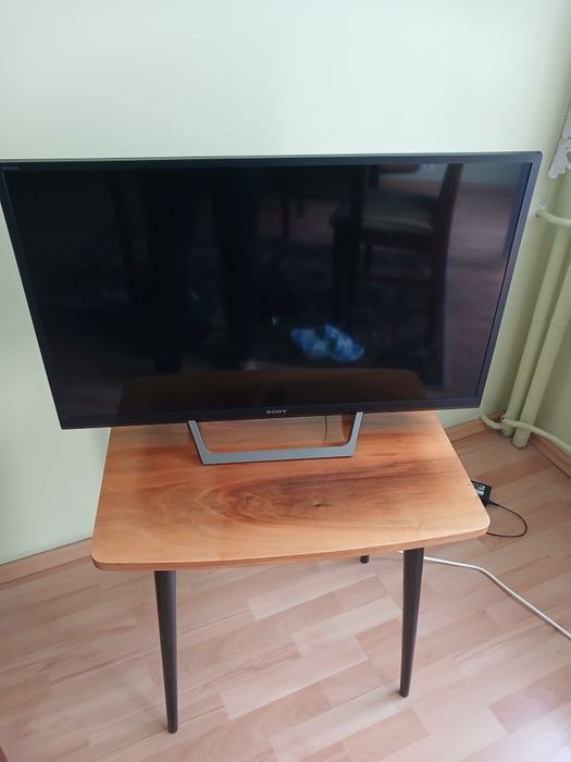 Telewizor SONY  LCD 28-32 zakupiony w 2 O21  odbiór osobisty. Długość 72 cm szerokość 43