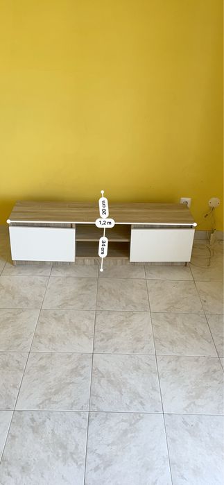 Aparador TV com arrumacao