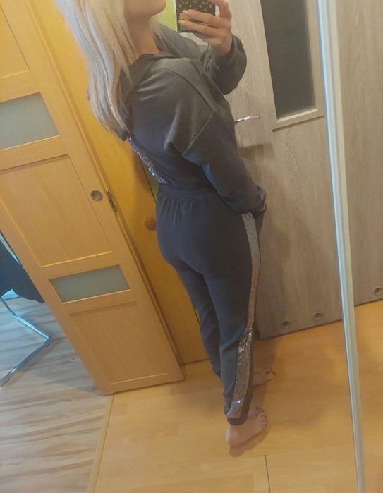 Komplet dresowy cyrkonie