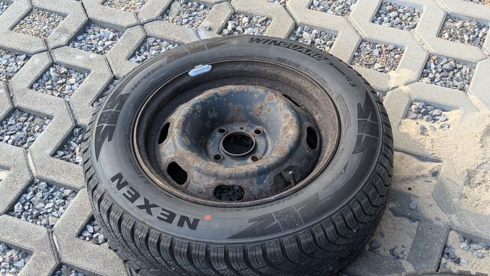 4x Opony zimowe Nexen Windguard Snow'G3 WH21 195/65R15  JAK NOWE po jednym sezonie na felgach stalowych.