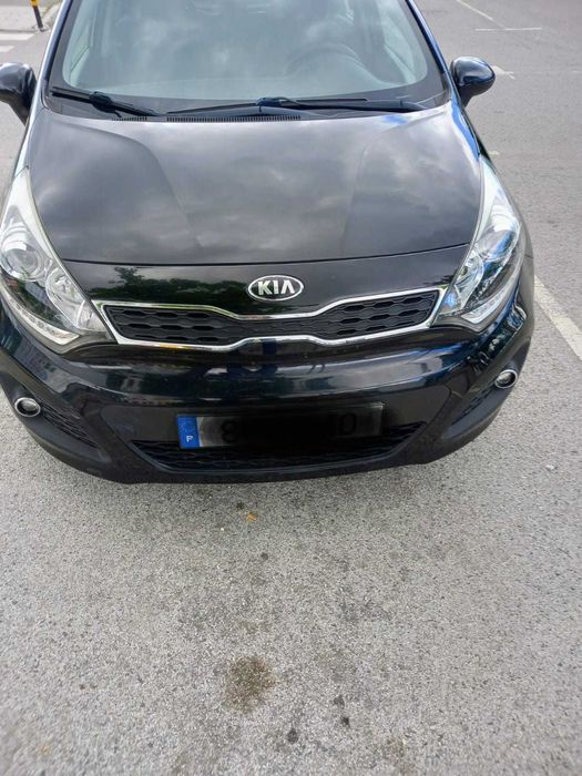 Kia Rio em ótimo estado